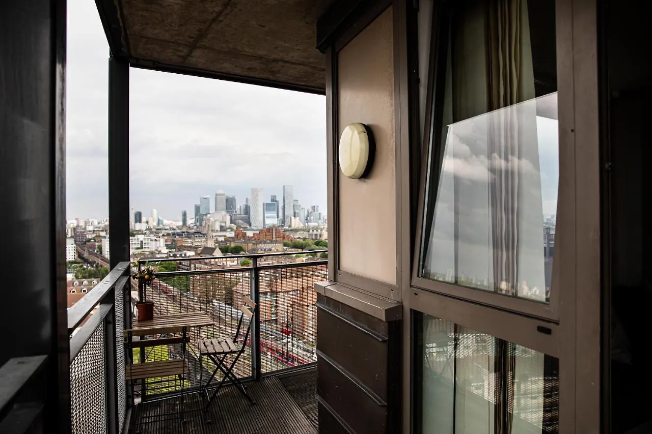 City Apartment - Shadwell - Wrap Around Balcony W Scenic View Λονδίνο
